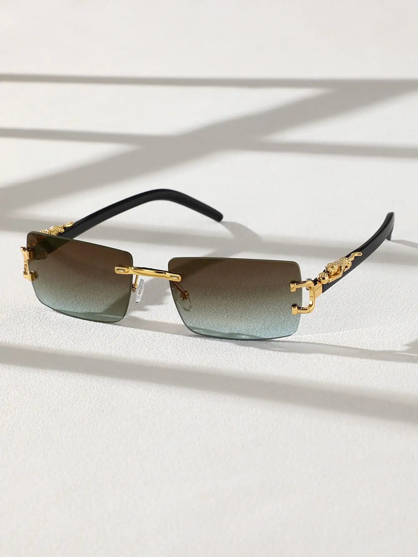 Vexuria's Stylish Sunglasses