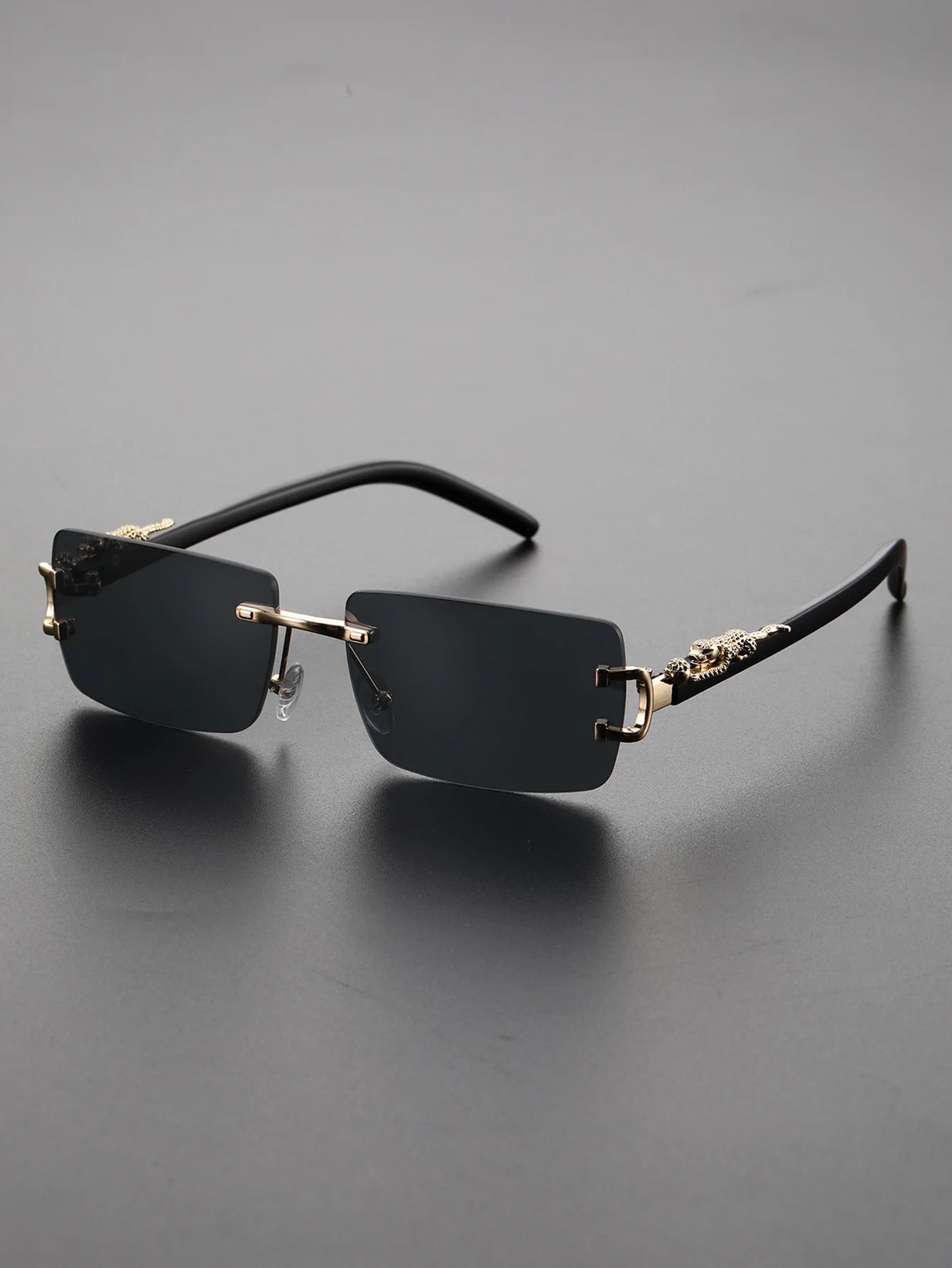 Vexuria's Stylish Sunglasses