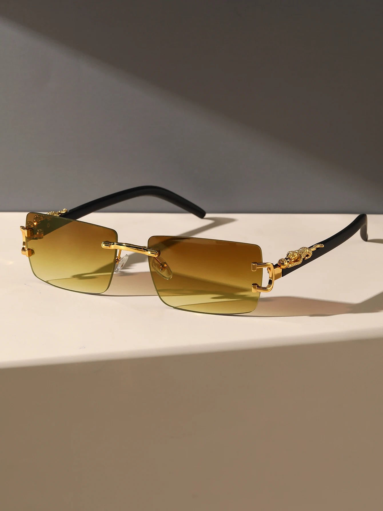 Vexuria's Stylish Sunglasses